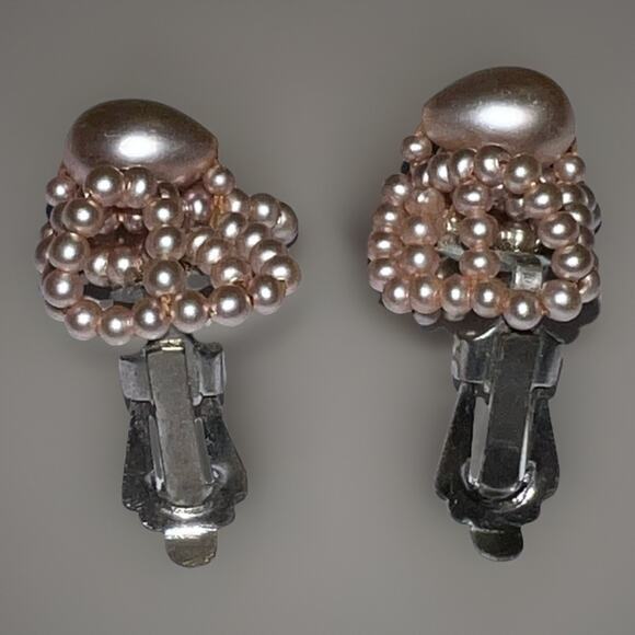 Vintage MCM Champagne Cluster Earrings - Clip-Ons Costume Beaded Glam - 1" - Picture 3 of 5